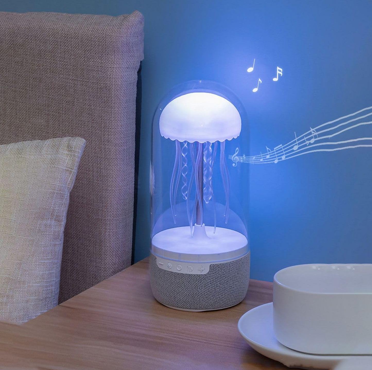 Rotující LED lampa s integrovaným reproduktorem